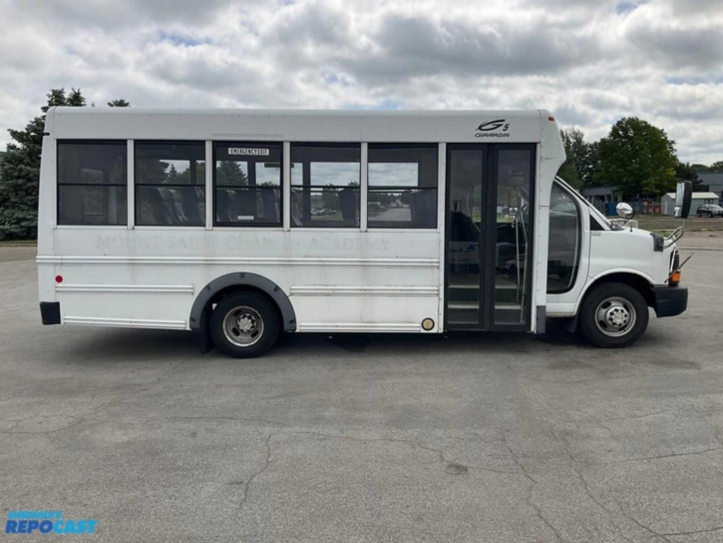 2012 White /Gray Chevrolet Express (1GB3G3BG2C1) with an V8 engine, Auto transmission, located at 1725 US-68 N, Bellefontaine, OH, 43311, (937) 592-5466, 40.387783, -83.752388 - Photo#6